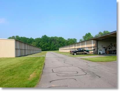 Airport-operated West T-Hangars — Pittstown (N40)