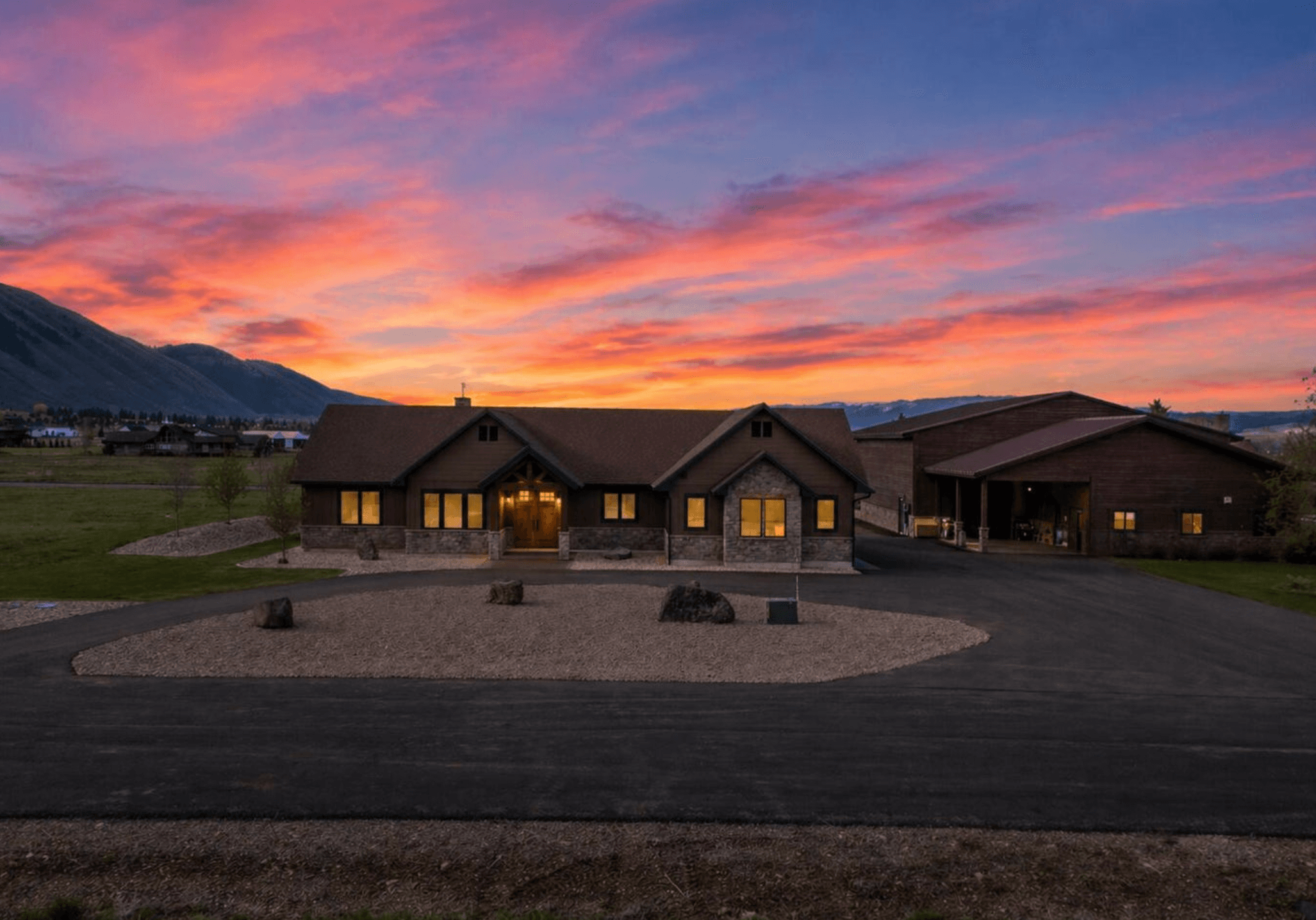 Fly-In Wyoming Estate with 60' x 60' Hangar Near Jackson Hole